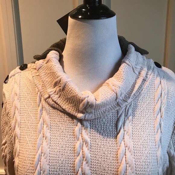 Sweater with 2 Colors - Picture 6 of 8